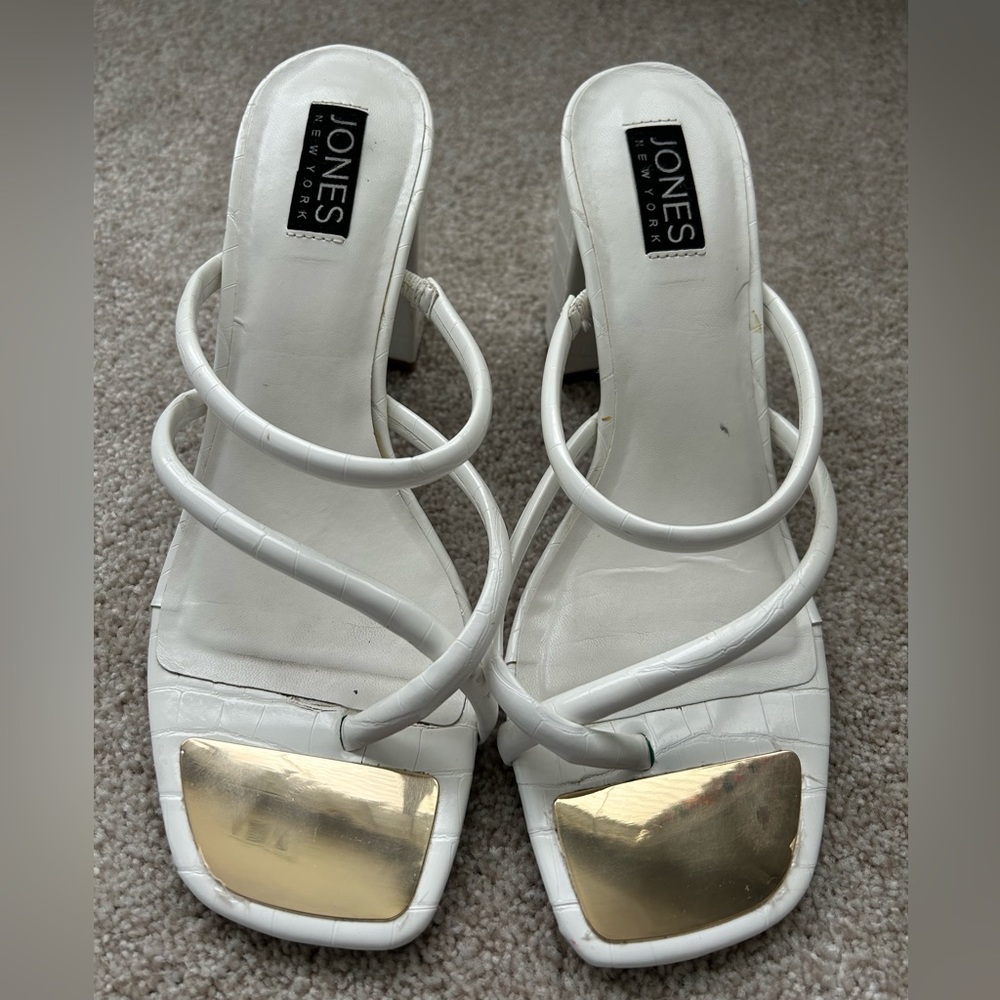 Beautiful White Jones New York White Sandals